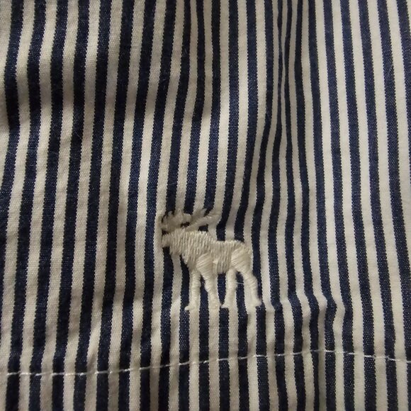 A&F small pleated pinstripe skirt - Picture 3 of 3